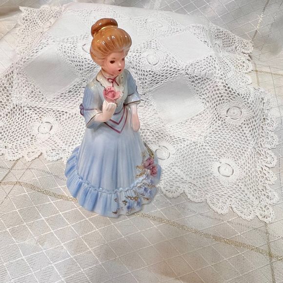 Vintage Josef Originals Victorian MARIA GIBSON GIRL Series Figurine - Picture 6 of 10